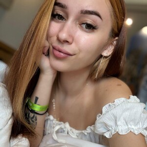 AmyKentt webcam profile - British
